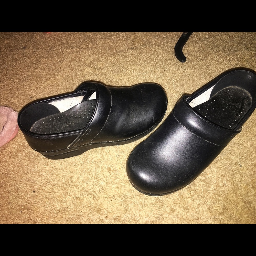 Dansko black shoes